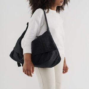 HUGE RARE HTF BAGGU Black Travel Sport Messenger Bag (Large one!)